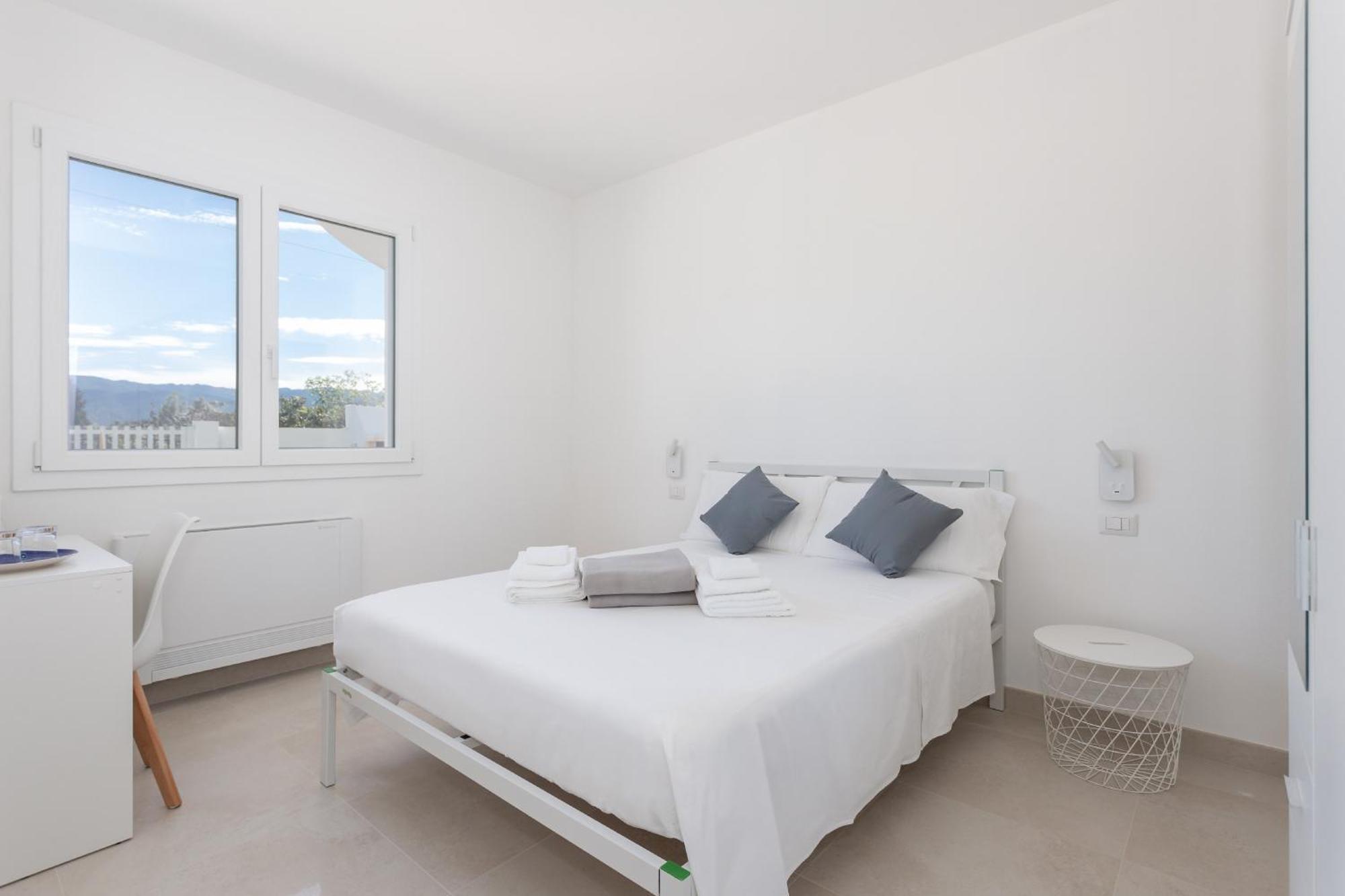 Villa Greca Holiday Rooms Sant Isidoro  المظهر الخارجي الصورة
